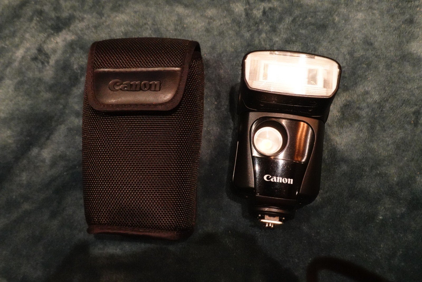 Canon Flash 320 ex état proche du neuf, TV, Hi-fi & Vidéo, Photo | Flash, Comme neuf, Canon, Canon, Diffuseur, Sans fil, Rotatif