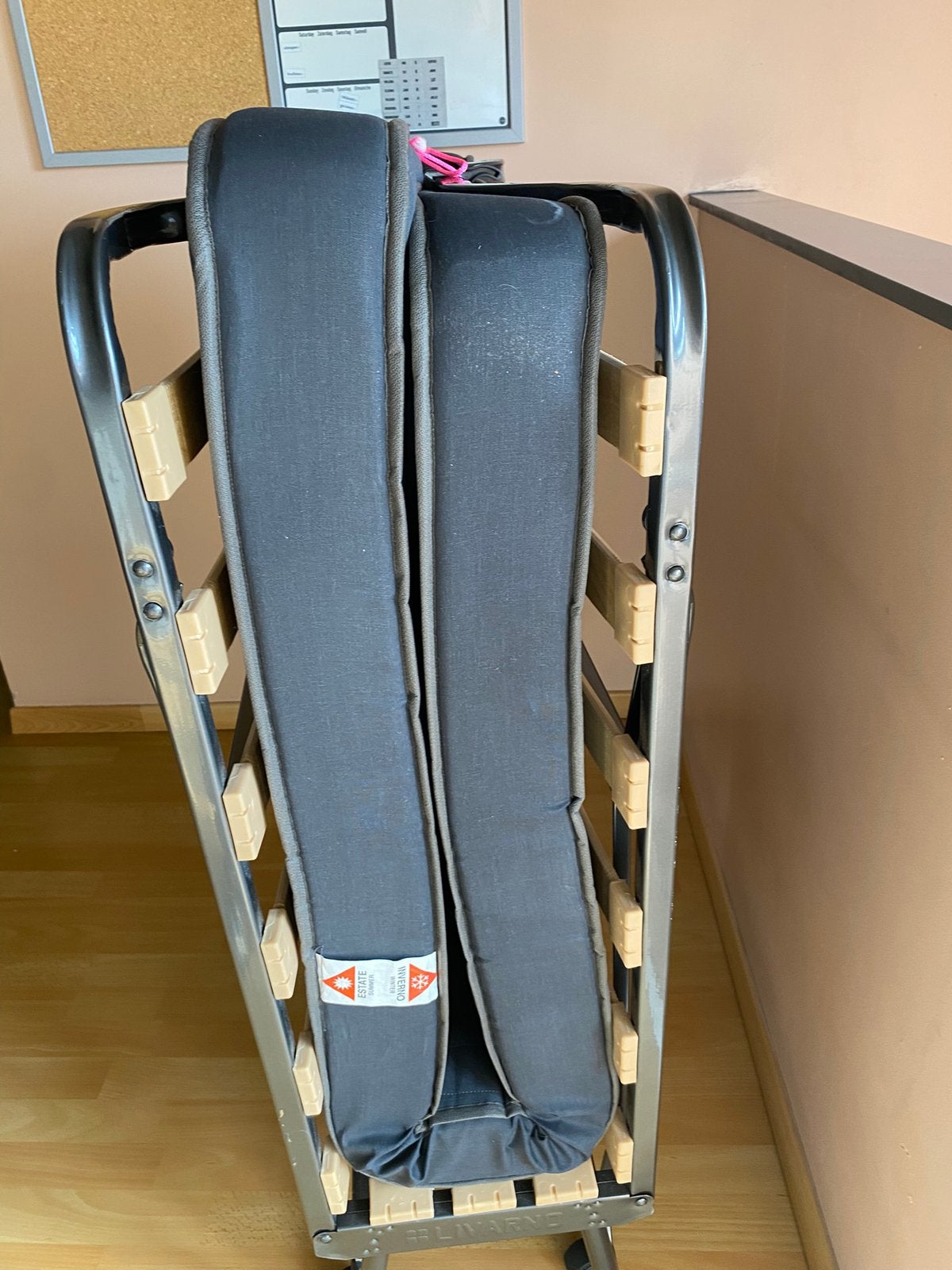 2 logeerbedden 10 euro/ stuk, Ophalen, Gebruikt, 200 cm, 80 cm