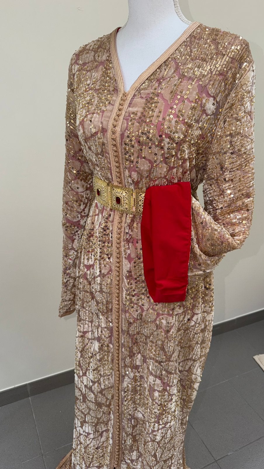 Beige caftan met rood, Ophalen, Overige typen, Beige, Maat 42/44 (L)
