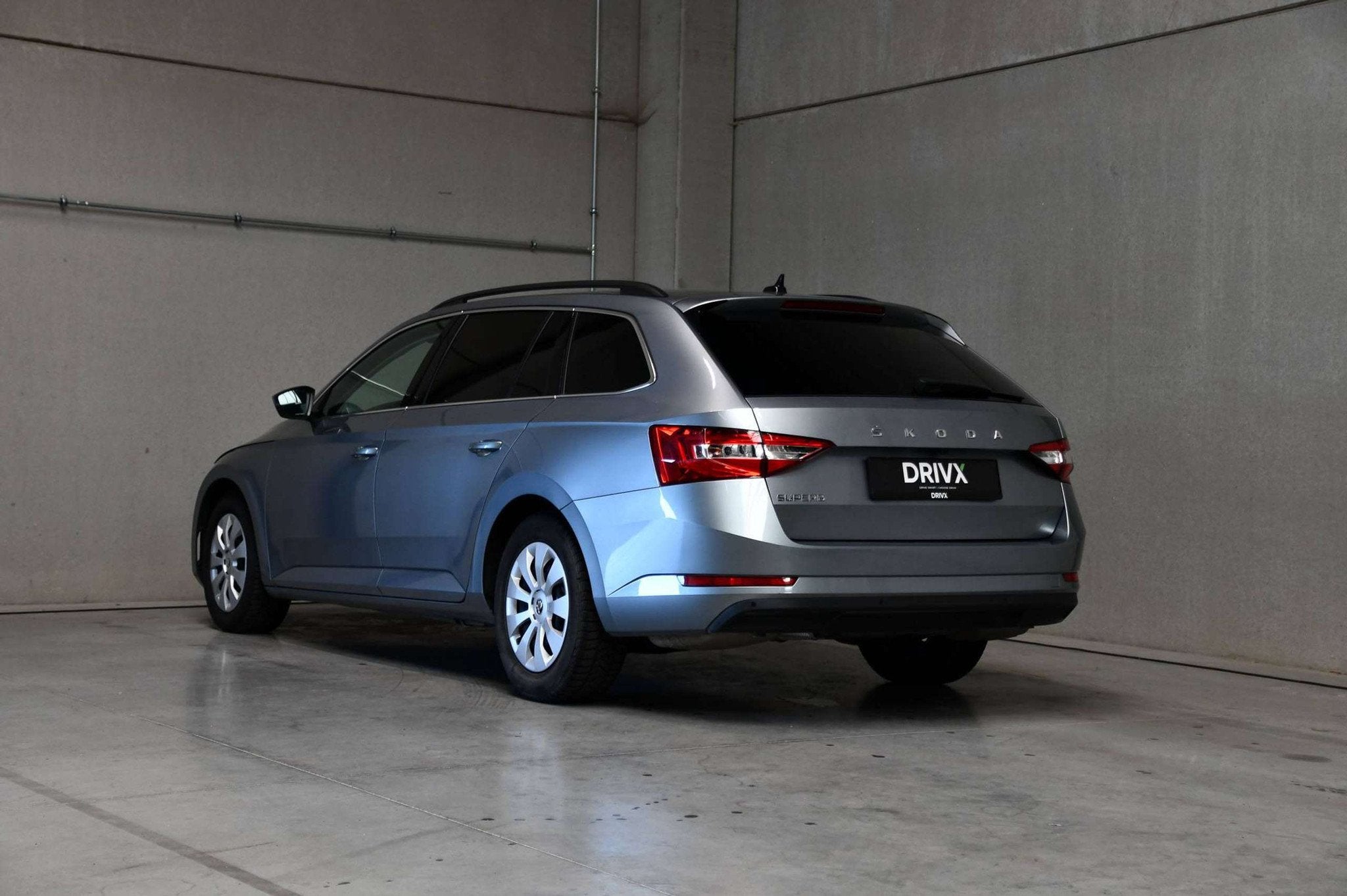 Skoda Superb Superb Combi - 2.0 TSI - DSG - Camera - Carplay, Autos, Skoda, Cuir, Argent ou Gris, Achat, Euro 6