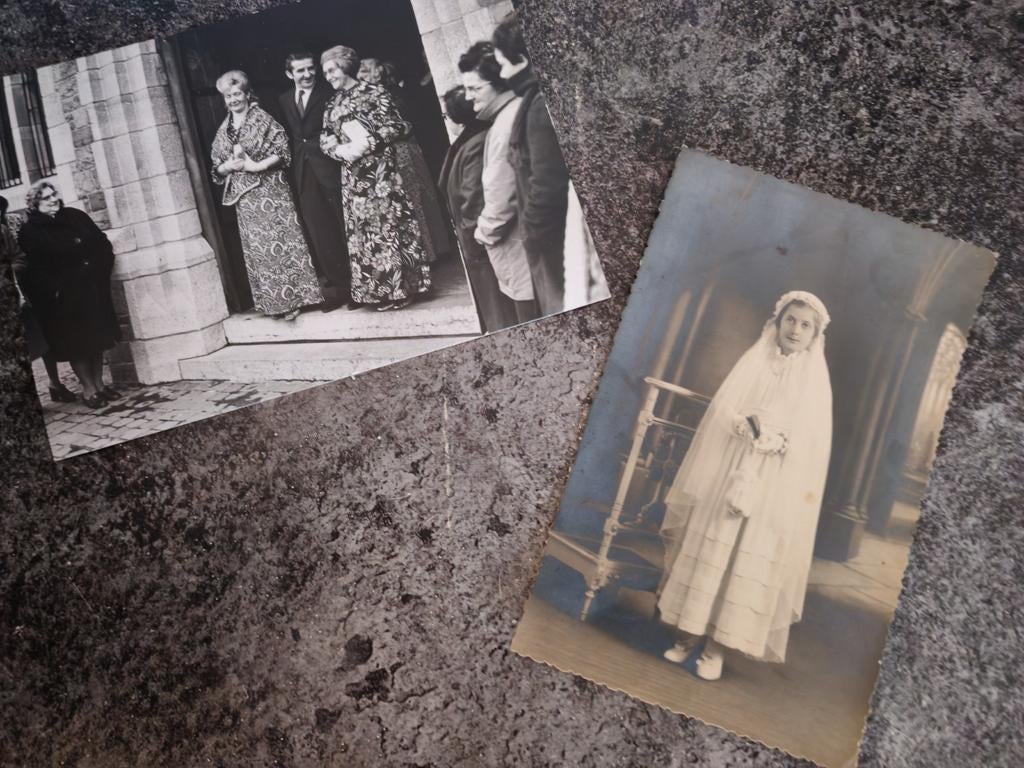Oude foto's 'klederdracht', Ophalen, 1960 tot 1980, Gebruikt, Foto
