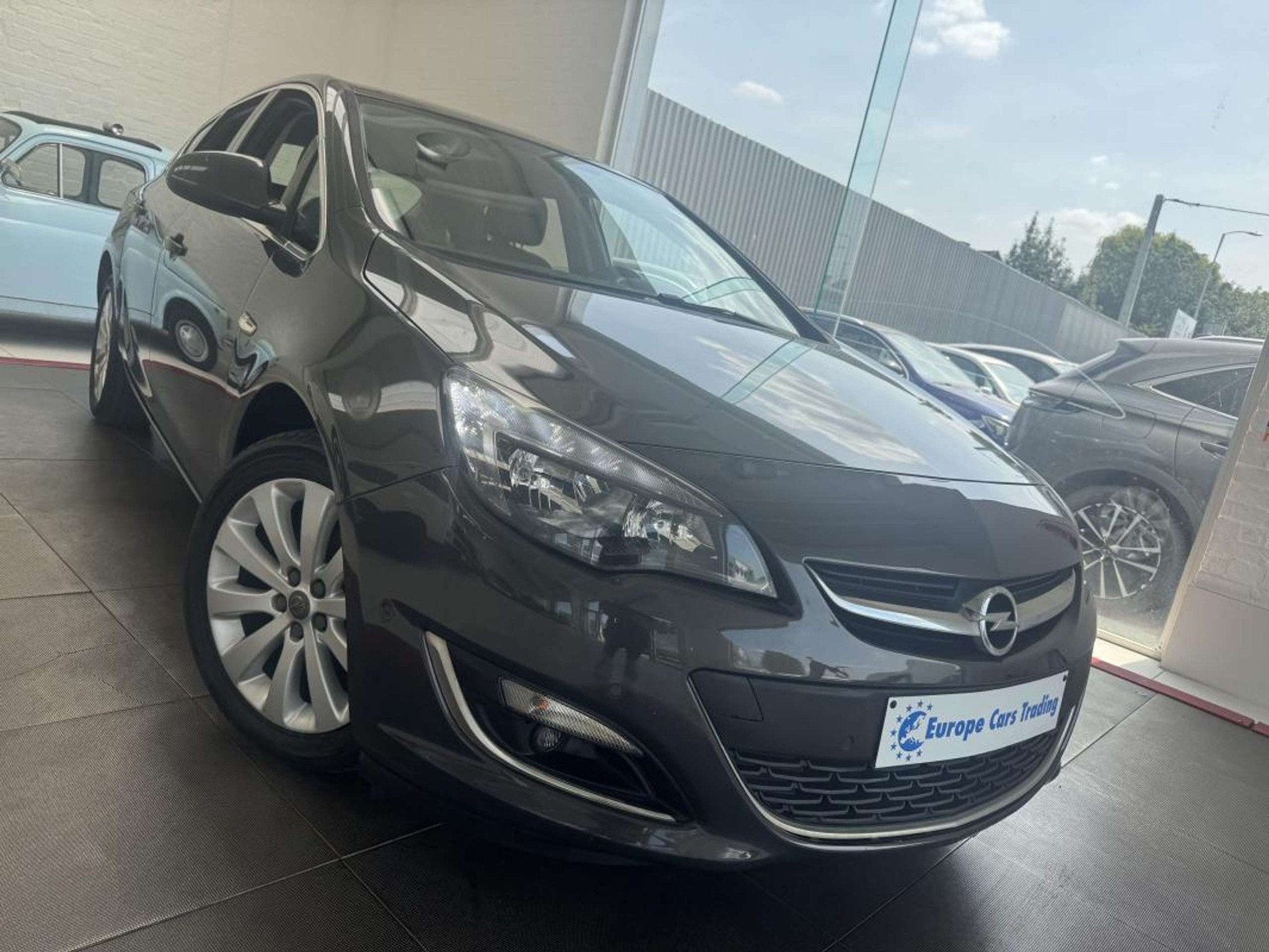 Opel Astra J COSMO 1.4TURBO 140ch CHAINE DE DISTRIBUTION GPS, 144 g/km, USB, Gebruikt, Bedrijf