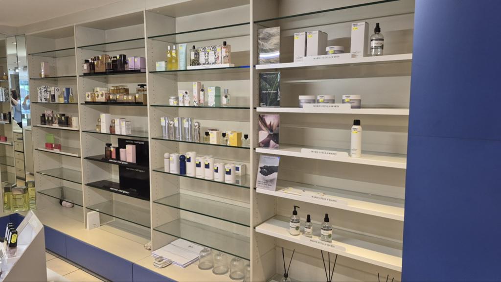Meubles et amenagement magasin, Articles professionnels, Décoration d'intérieur, Utilisé, Inventaire complet
