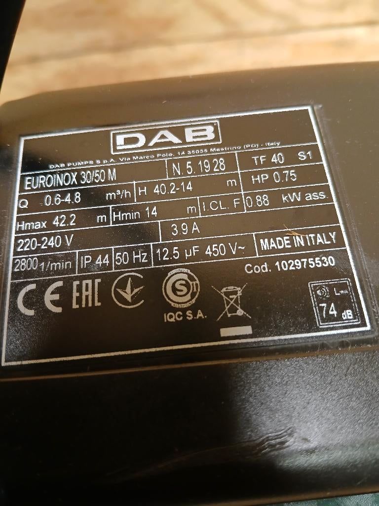 DAB EuroInox 30/50M met nieuwe presscontrol – Topkwaliteit!, Jardin & Terrasse, Pompes à eau, Enlèvement, Comme neuf, Électrique