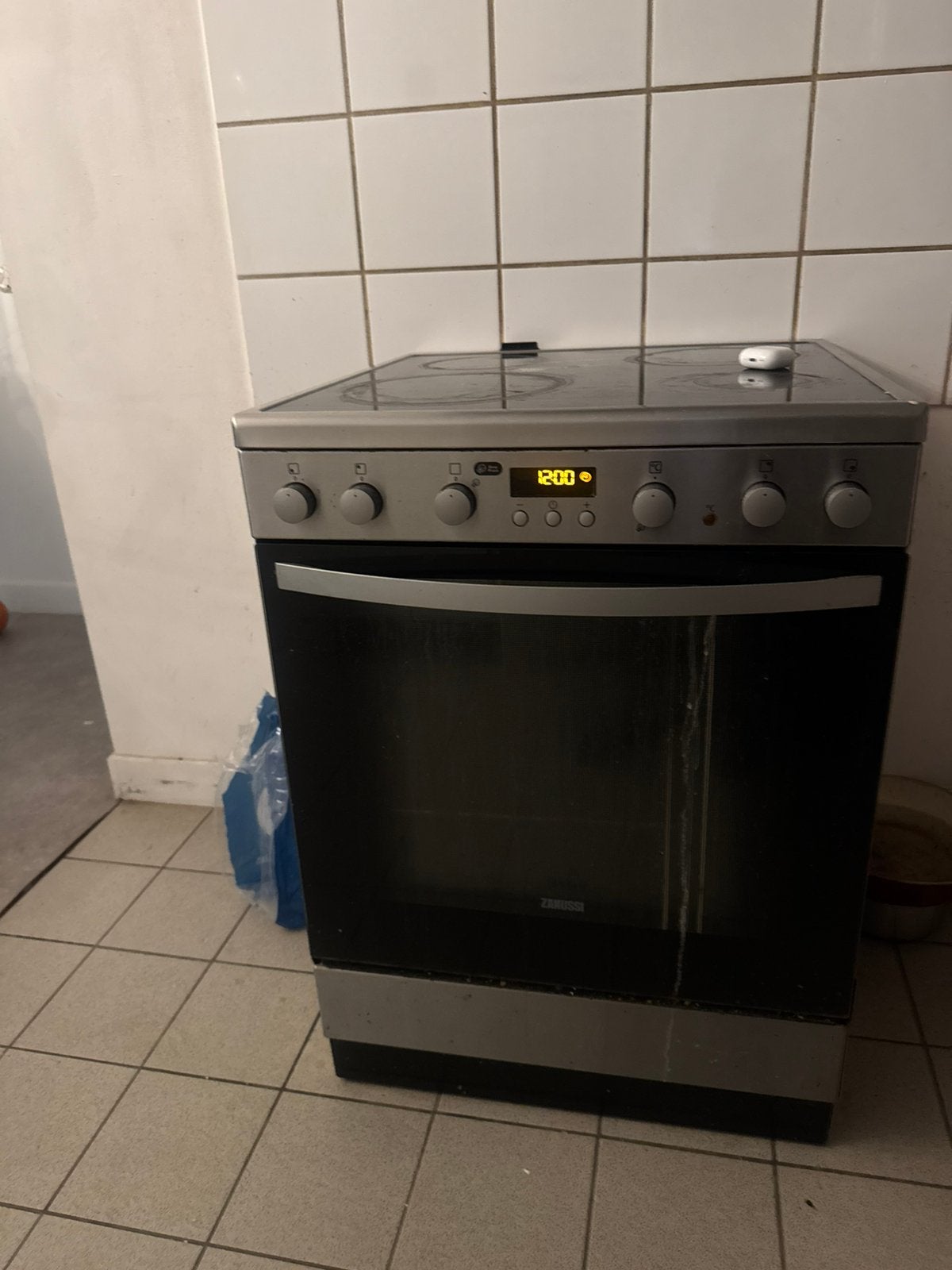 Cuisinière Zanussi vitrocéramique 4 feux + four, Enlèvement, Électrique