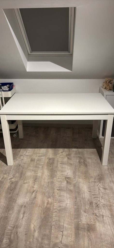 Uitschuifbare witte tafel, Huis en Inrichting, Tafels | Eettafels, Ophalen, 50 tot 100 cm, Zo goed als nieuw, Vijf personen of meer