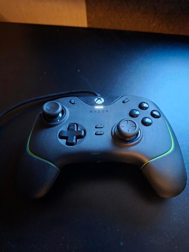 PC/Xbox Razer Wolverine V2 Controller, Games en Spelcomputers, Spelcomputers | Xbox | Accessoires, Ophalen, Gebruikt, Controller