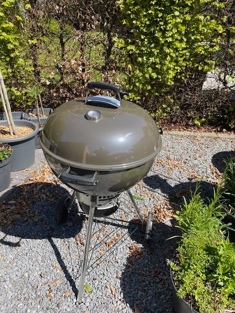 WEBER MasterTouch, Tuin en Terras, Houtskoolbarbecues, Gebruikt, Met accessoires, Ophalen