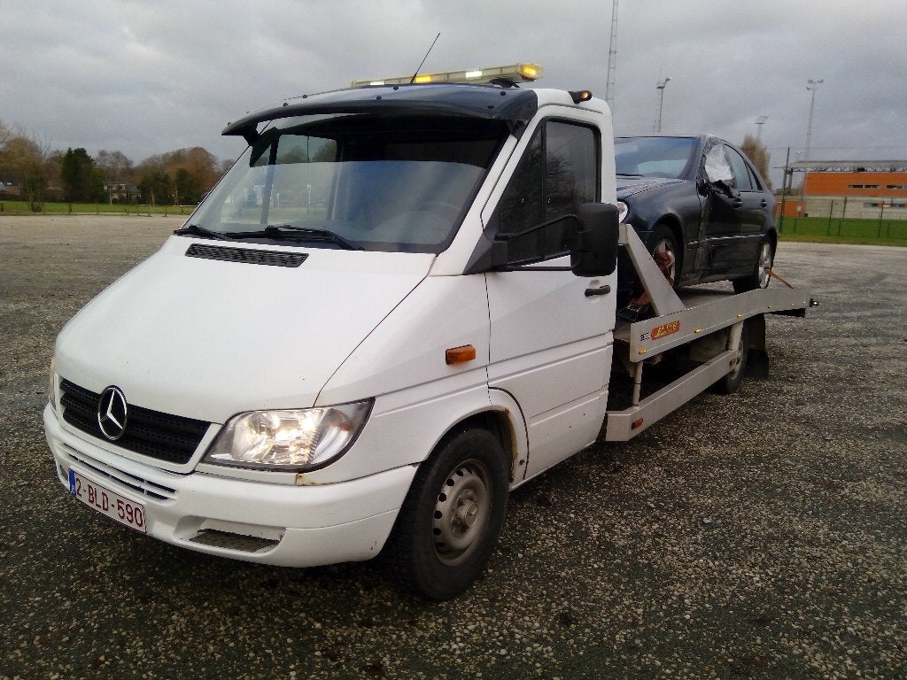 MB-311. 2,2cdi. 85kw. 3pl. depanneuse. 260km. 2004. Prêt à ê, Achat, 3 places, Boîte manuelle, Mercedes-Benz