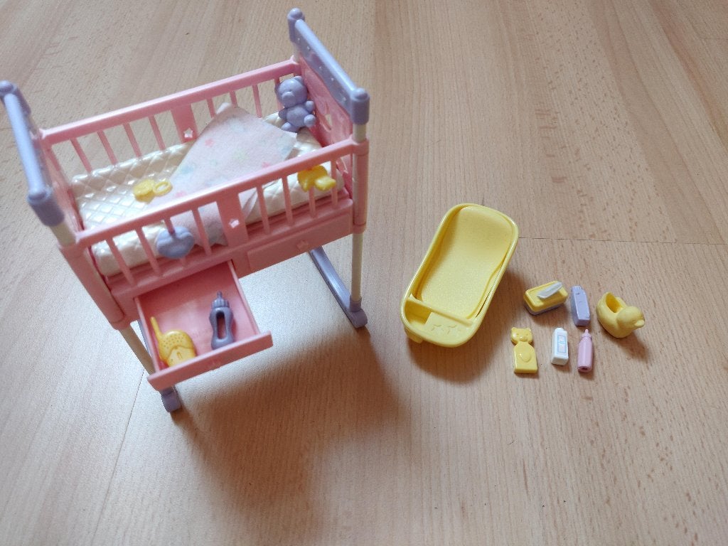 Barbie wieg/luiertafel, Ophalen, Gebruikt, Barbie