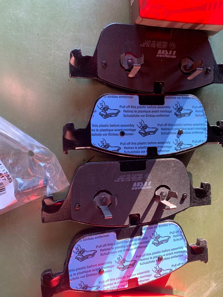 Set voorkant remblokken voor suv, Autos : Pièces & Accessoires, Freins & Transmission, Enlèvement ou Envoi
