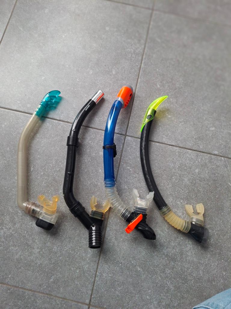 Lot 4 snorkels, Enlèvement ou Envoi, Comme neuf, Tuba