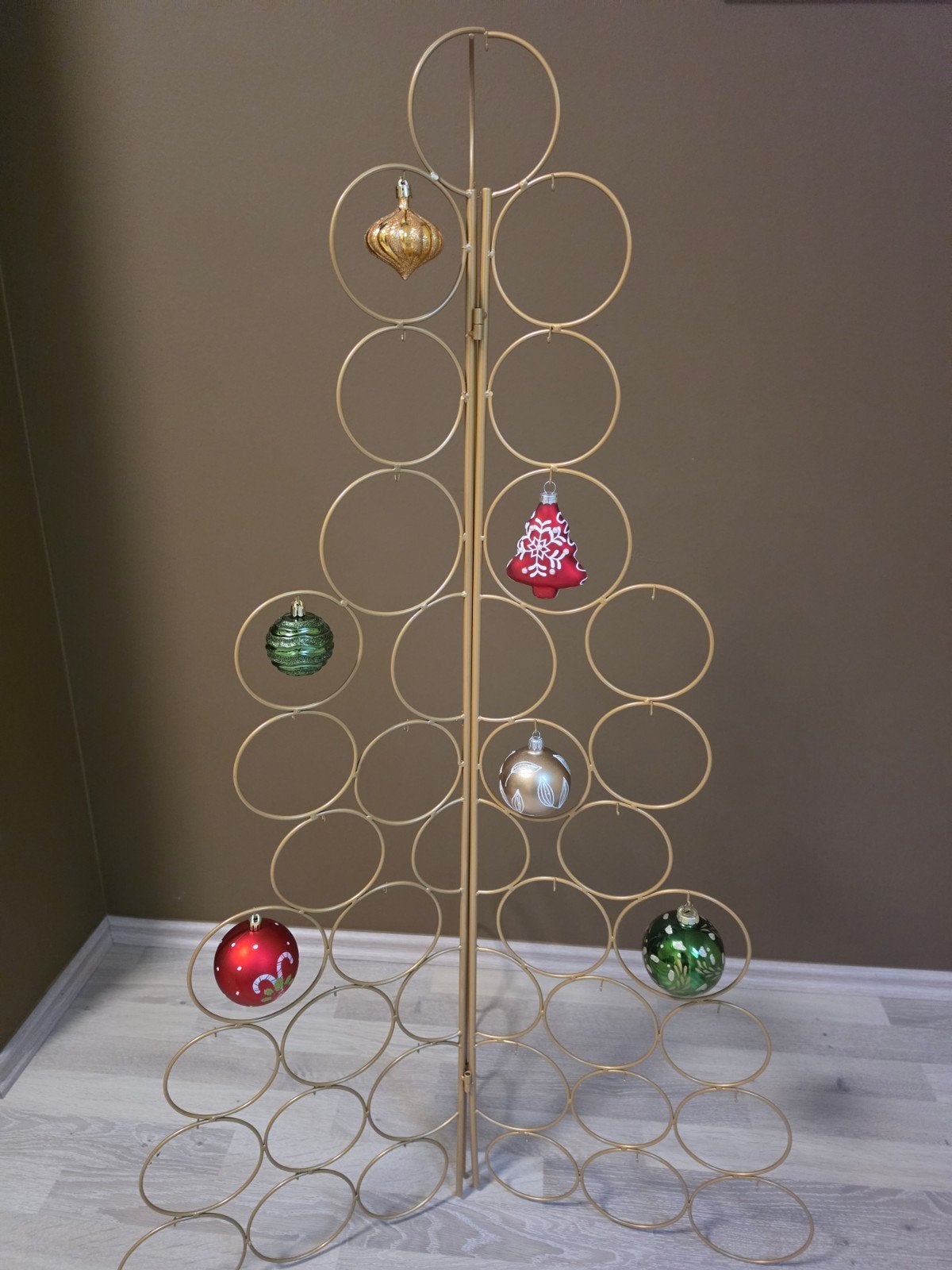 Kerstboom metaal, Ophalen