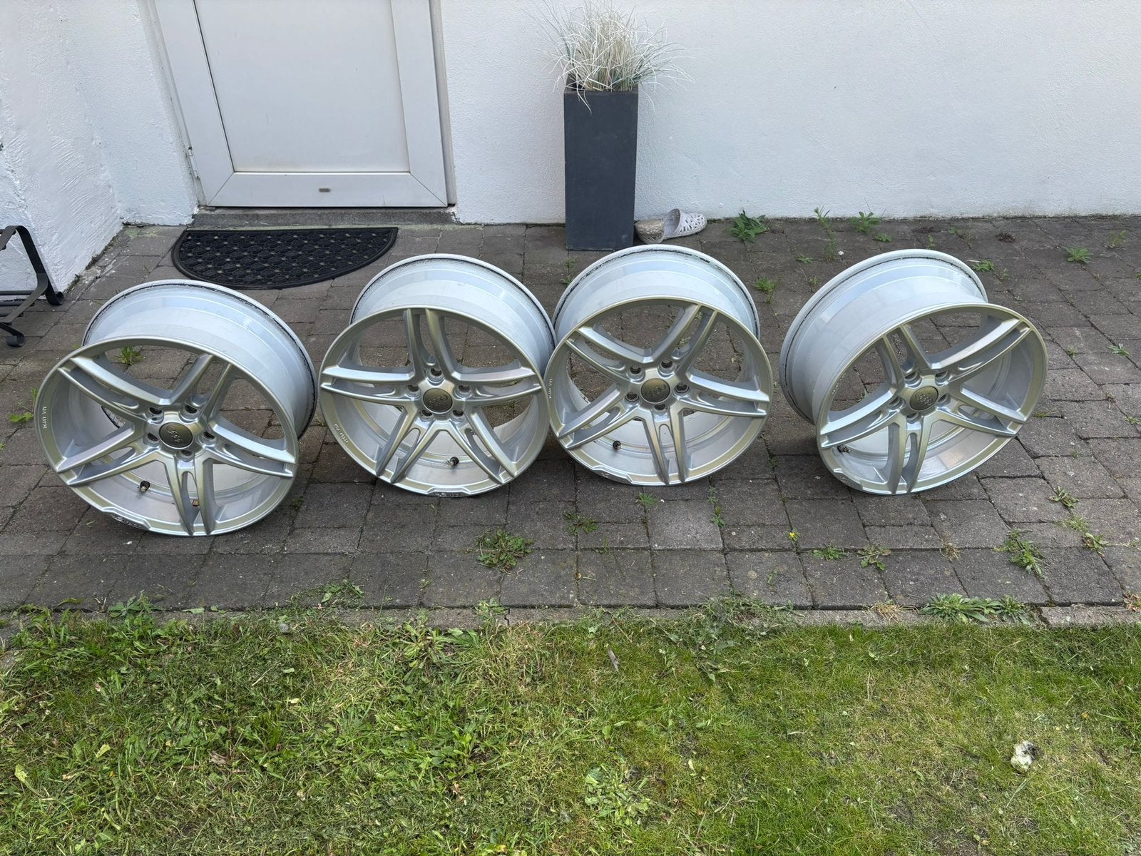Audi velg 17 inch 230 euro, Ophalen, Zo goed als nieuw
