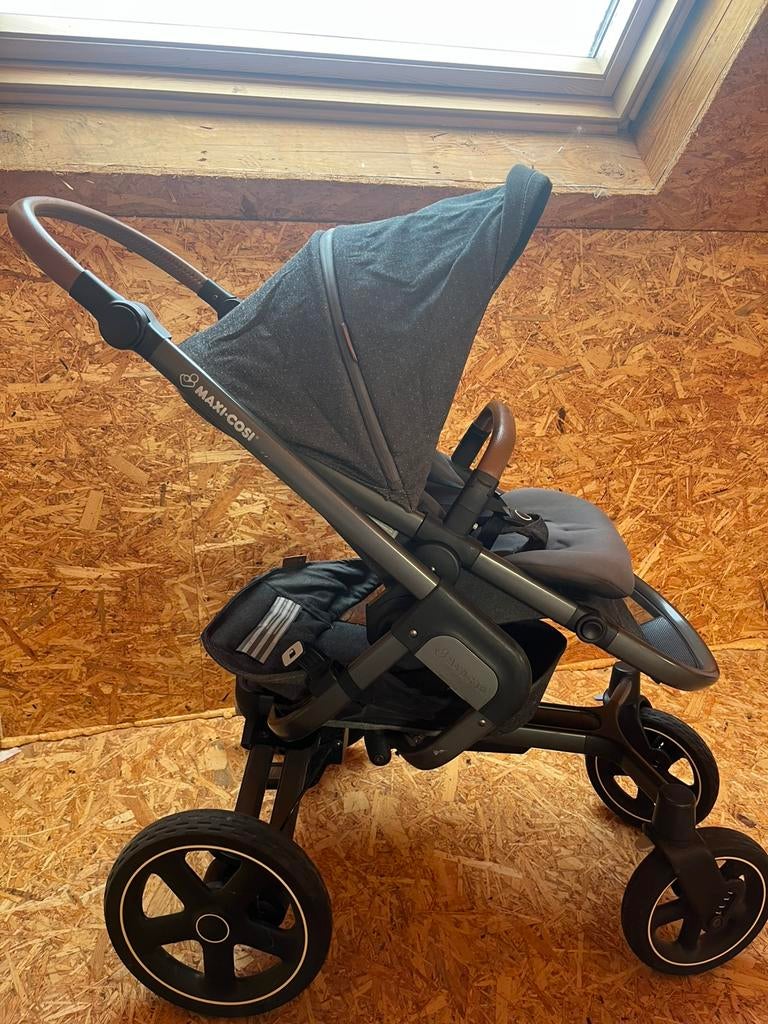 MaxiCosi Nova 4 SparklingGrey, Ophalen, Gebruikt, Maxi-Cosi