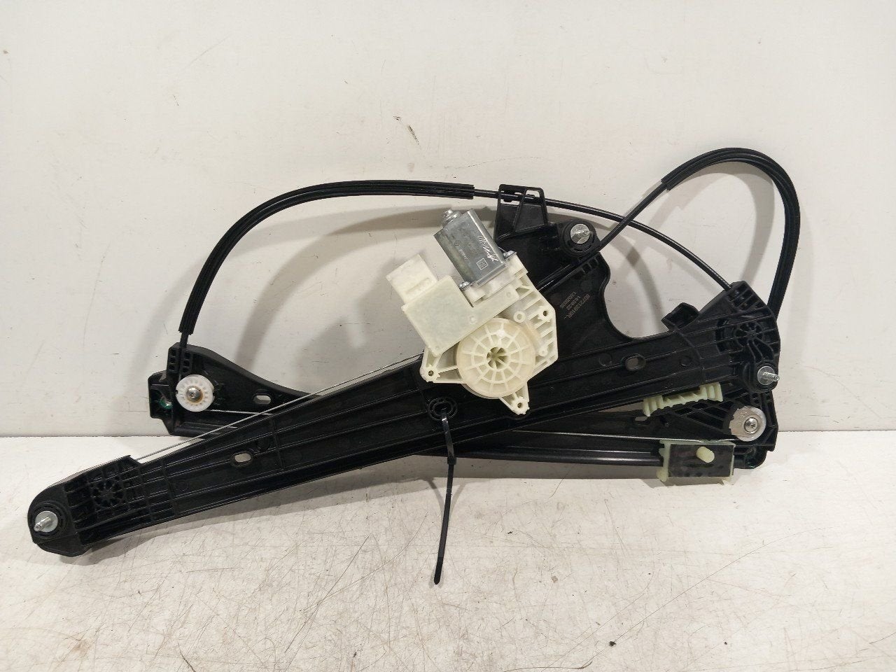 Raammechaniek elektrisch links voor Renault Espace, Onderdelen@venauto.nl, Van der Ven Autorecycling B.V., Ettenseweg 76, 4706 PB Roosendaal, The Netherlands