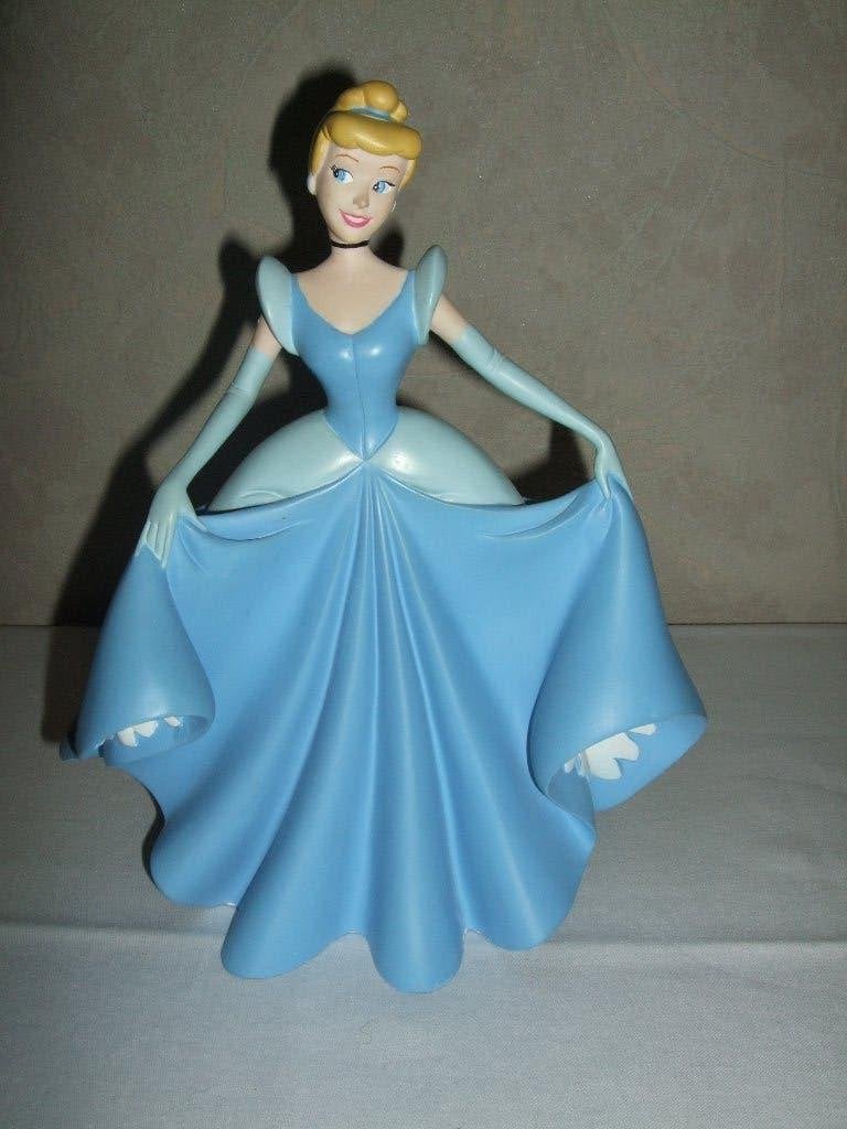 Disney beeldje van Cinderella, Verzamelen, Disney, Ophalen of Verzenden, Assepoester of Belle, Zo goed als nieuw, Beeldje of Figuurtje