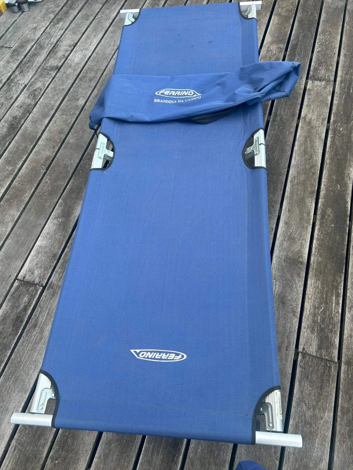 Veldbed Ferrino, Tuin en Terras, Ophalen, Gebruikt, Aluminium