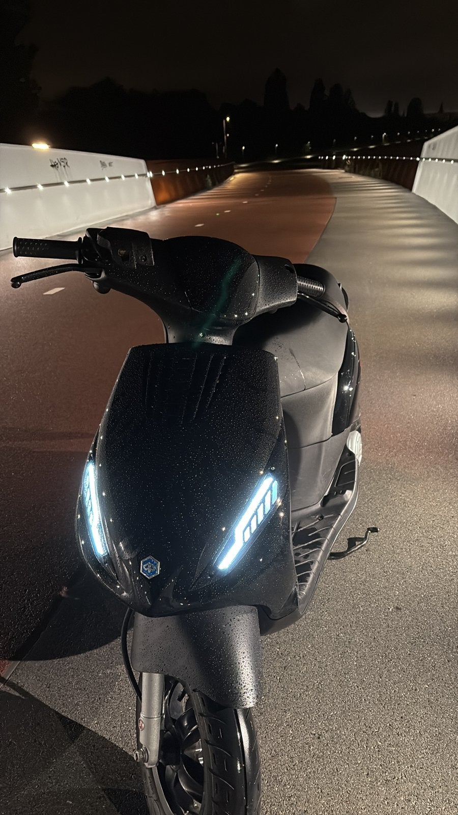 Piaggio Zip A klasse (25km/u) 2024 50cc iget, Fietsen en Brommers, Scooters | Piaggio, Ophalen, Zip, Klasse A (25 km/u), Zo goed als nieuw