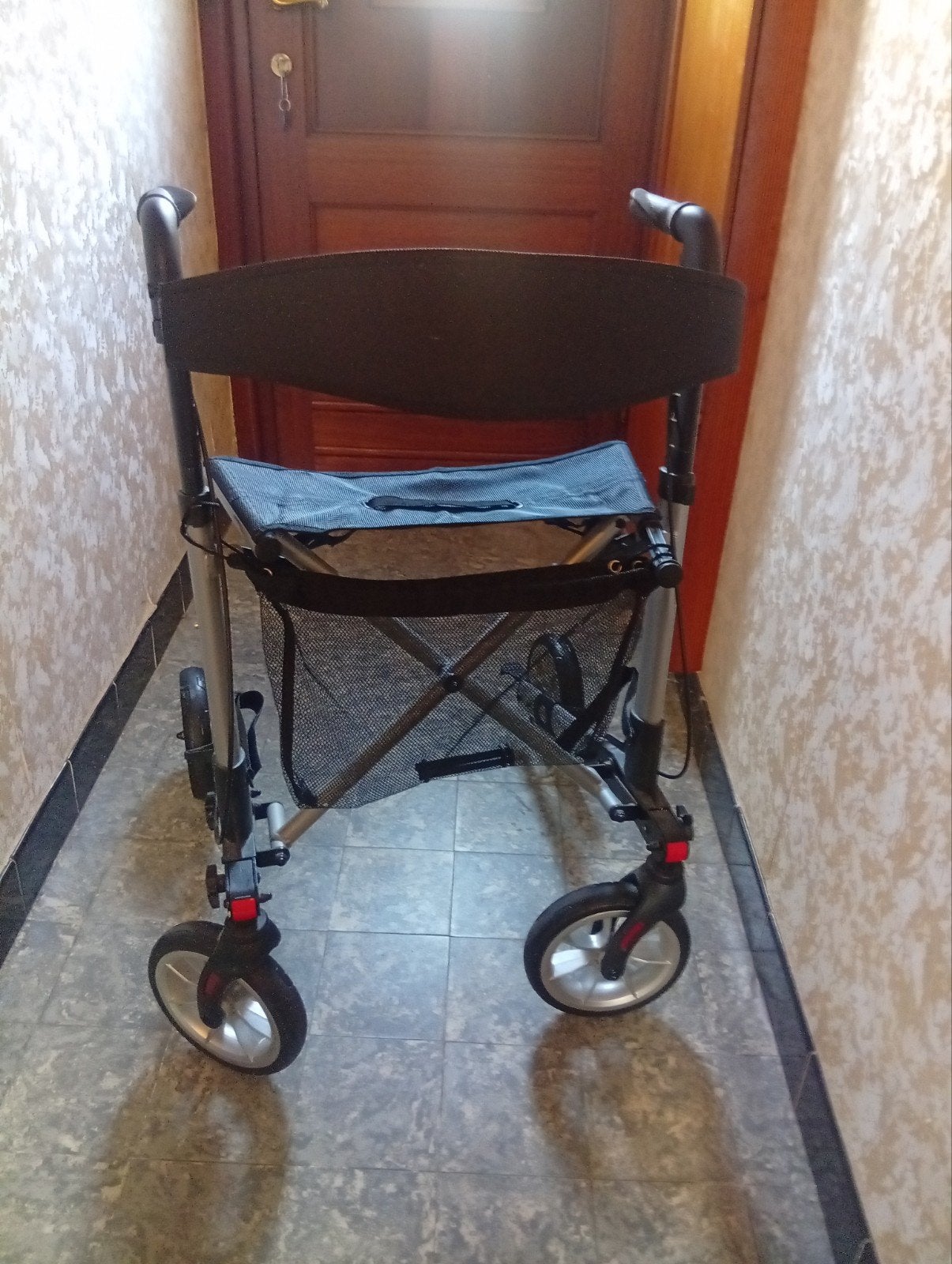 rollator 2 jaar oud, Ophalen