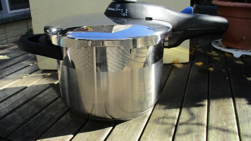 Nieuwe snelkookpan van BRK 6L alle vuren ook inductie, Neuf, Inox, Enlèvement, Plaque céramique
