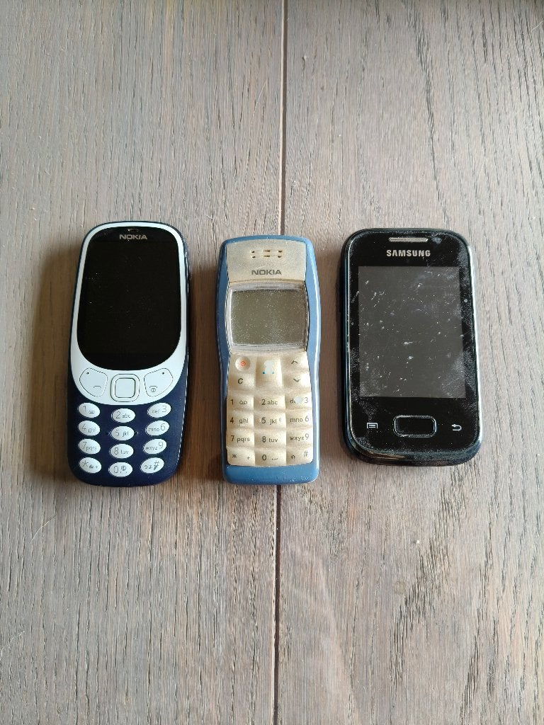 Vintage mobiele telefoons, Ophalen, Gebruikt, Geen camera, Zwart