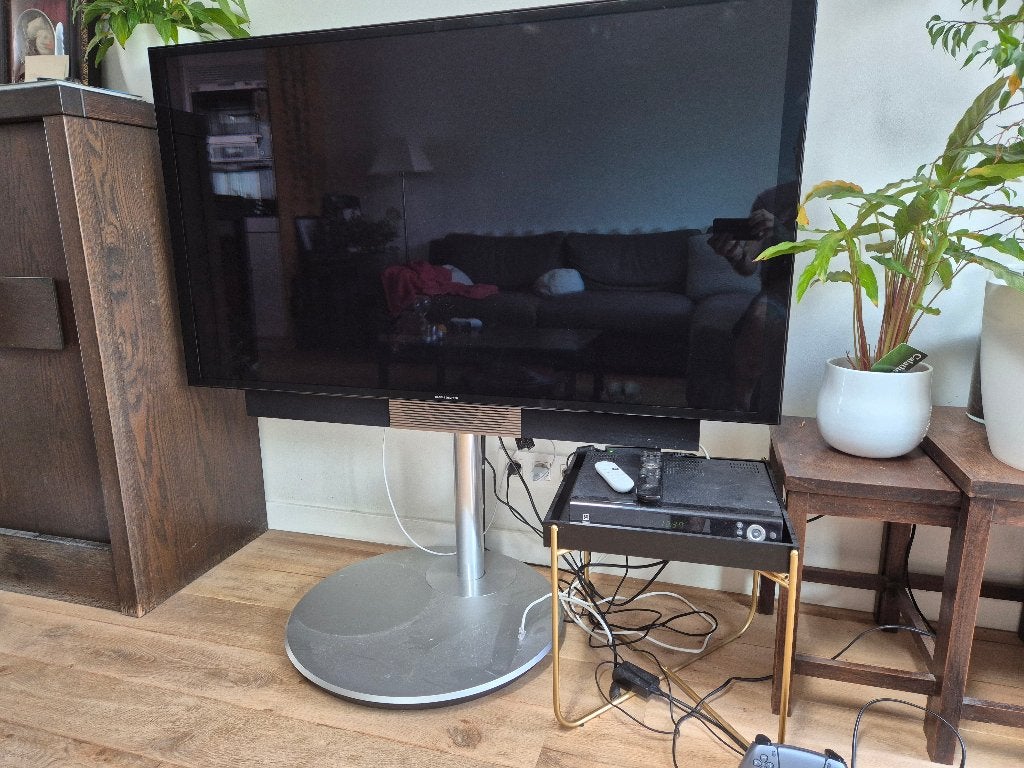 Bang & Olufsen stand, Enlèvement, Utilisé, Bang & Olufsen