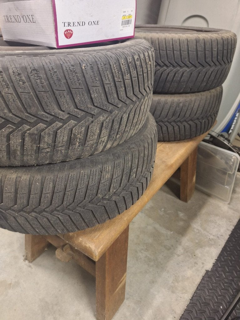 Winterbanden 4 st. 195/55 R15 85 H**pakketprijs**wieldeksels, Pneus et Jantes, Pneus hiver, Enlèvement, Utilisé