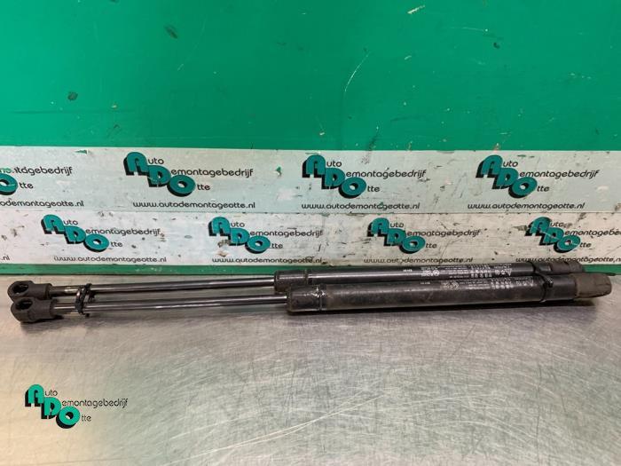 Set Gasdempers Achterklep van een Chevrolet Matiz (Matiz 05-, Auto-onderdelen, Gebruikt, -, Ophalen of Verzenden, -