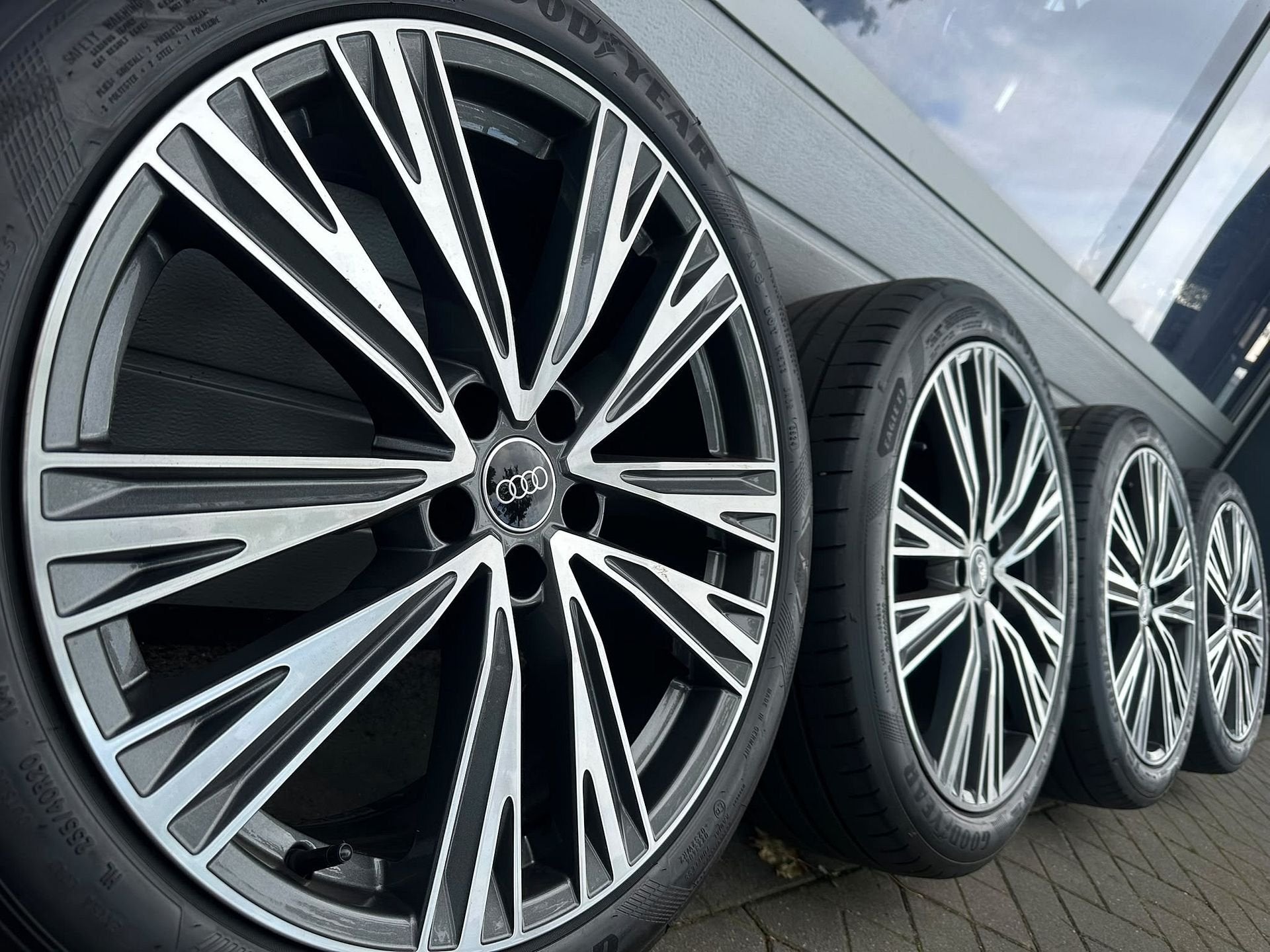 20 " Audi A6 S6 C8 Allroad Q3 SQ3 RSQ3 A7 S7 4K A8 D5 velgen, Auto-onderdelen, Gebruikt, -, -, Banden en Velgen