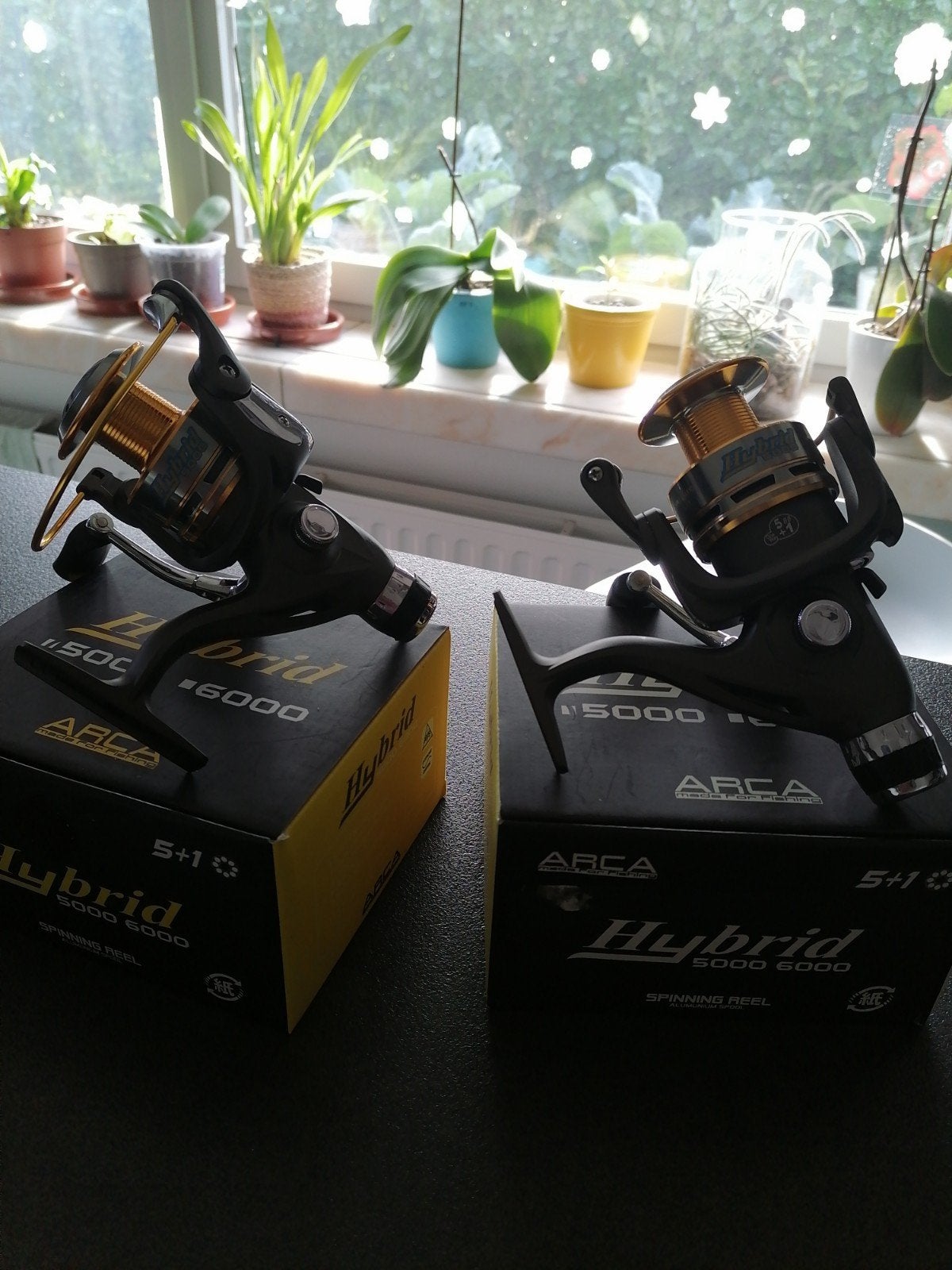 2 ARCA HYBRID 5000. NIEUW, Enlèvement ou Envoi, Neuf, Moulinet
