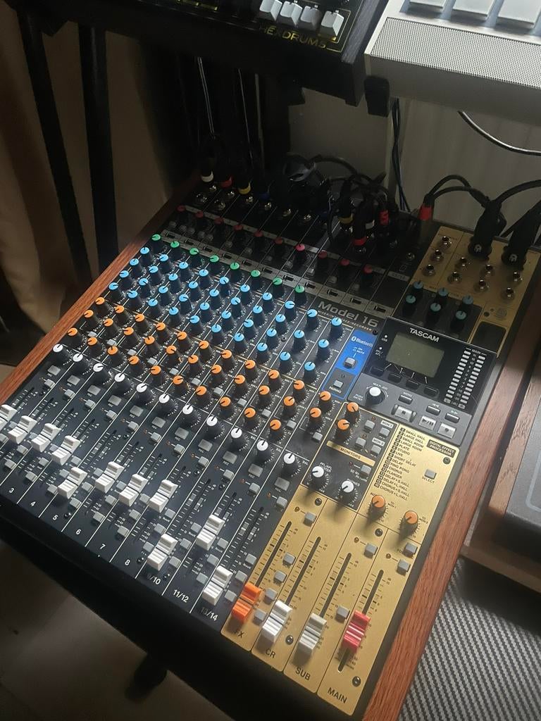 Tascam model 16 mixer, Musique & Instruments, Enlèvement ou Envoi, Comme neuf