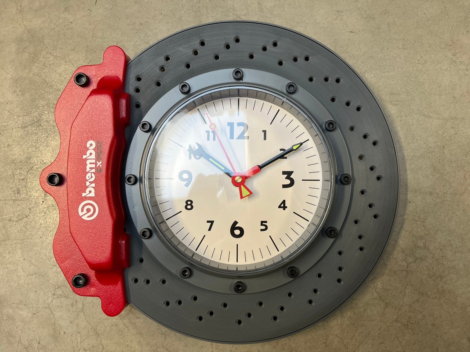 Brembo wandklok, Huis en Inrichting, Ophalen of Verzenden, Wandklok