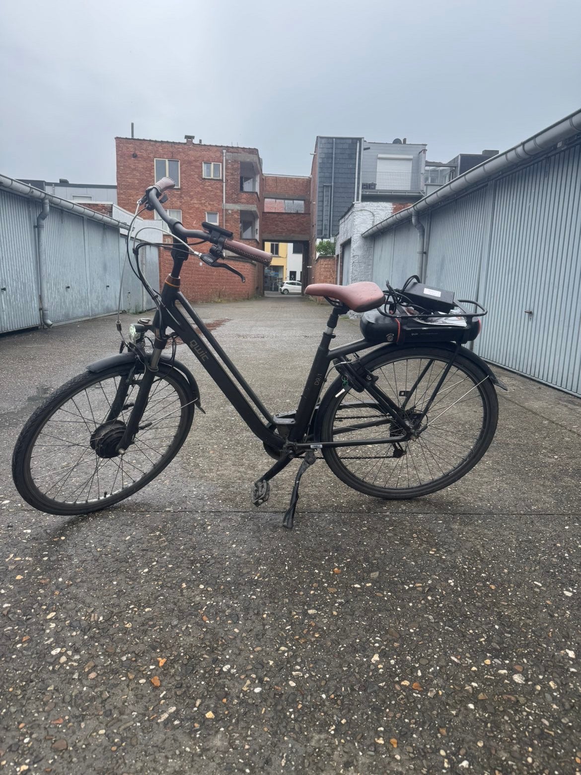 VÉLO ÉLECTRIQUE QWIC AVEC MOTEUR AVANT, Enlèvement, Comme neuf, Qwic