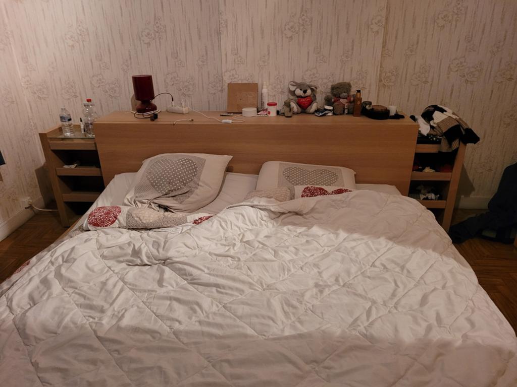 Bed met achterwand., Enlèvement