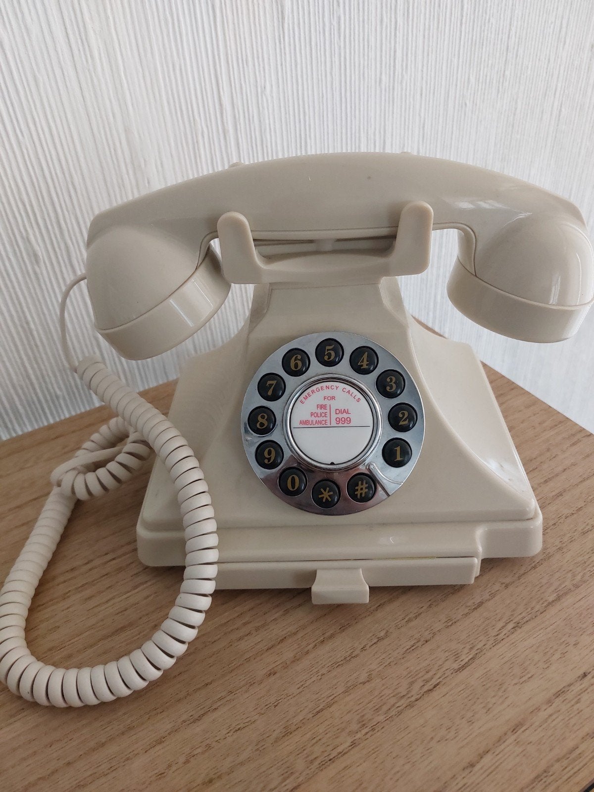 Téléphone décoratif rétro — Ivoire, Enlèvement