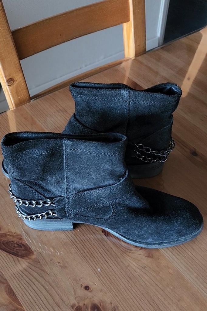Bottines Daim véritable noir Pier One pointure 37, Neuf, Enlèvement ou Envoi, Boots et Botinnes, Pier One
