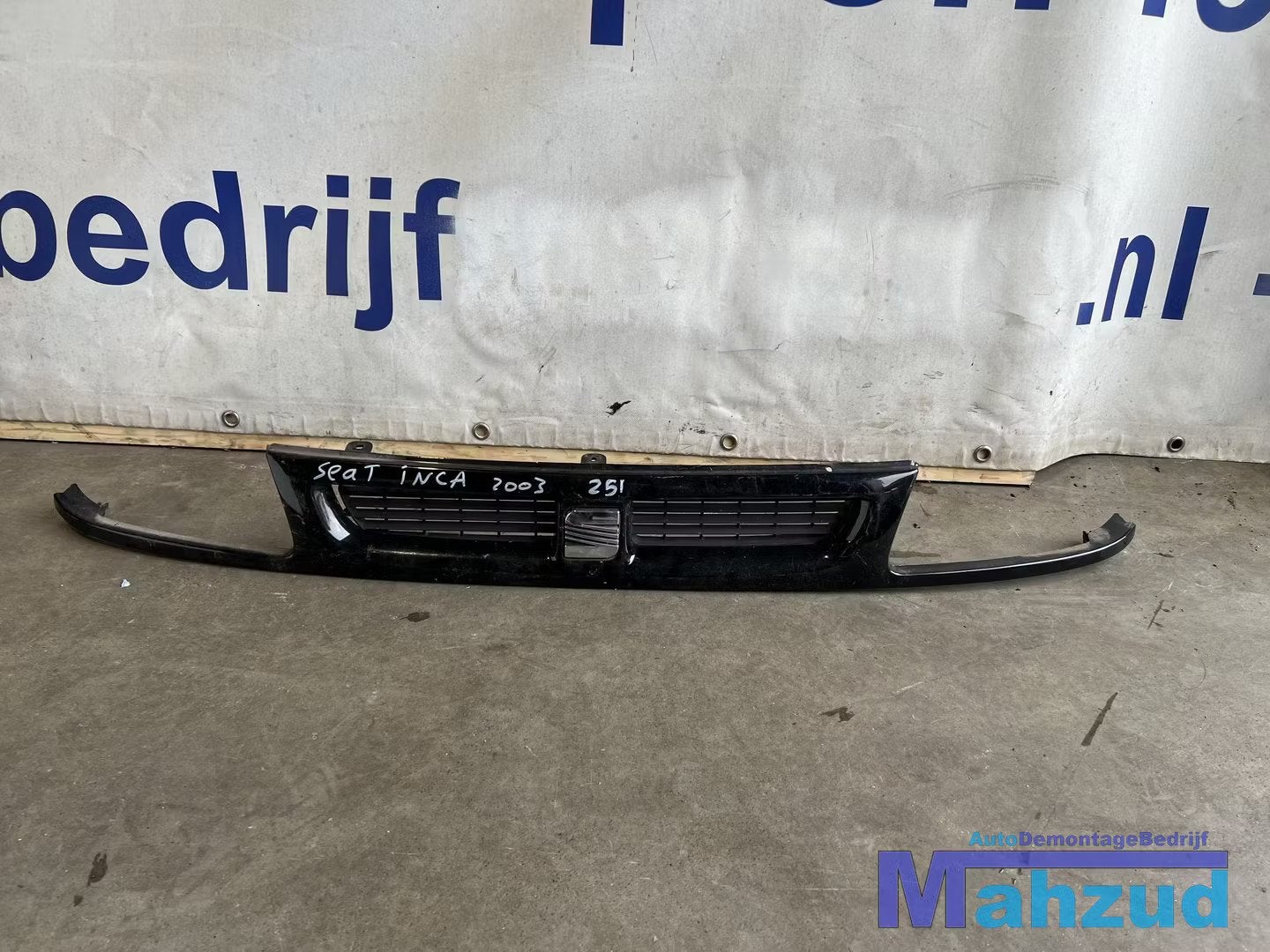 SEAT INCA ZWART Grille 1995-2003, Autovia A-2, Km 585 585
08760  Martorell, ES, SEAT S.A., Utilisé, Customercare@seat.es