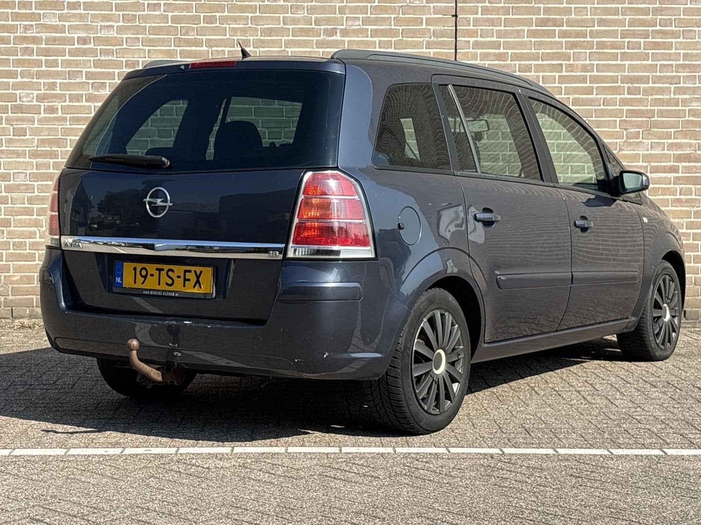 Opel Zafira 1.8 Enjoy | Airco |, Auto's, Startonderbreker, Monovolume, Bedrijf, Zilver of Grijs