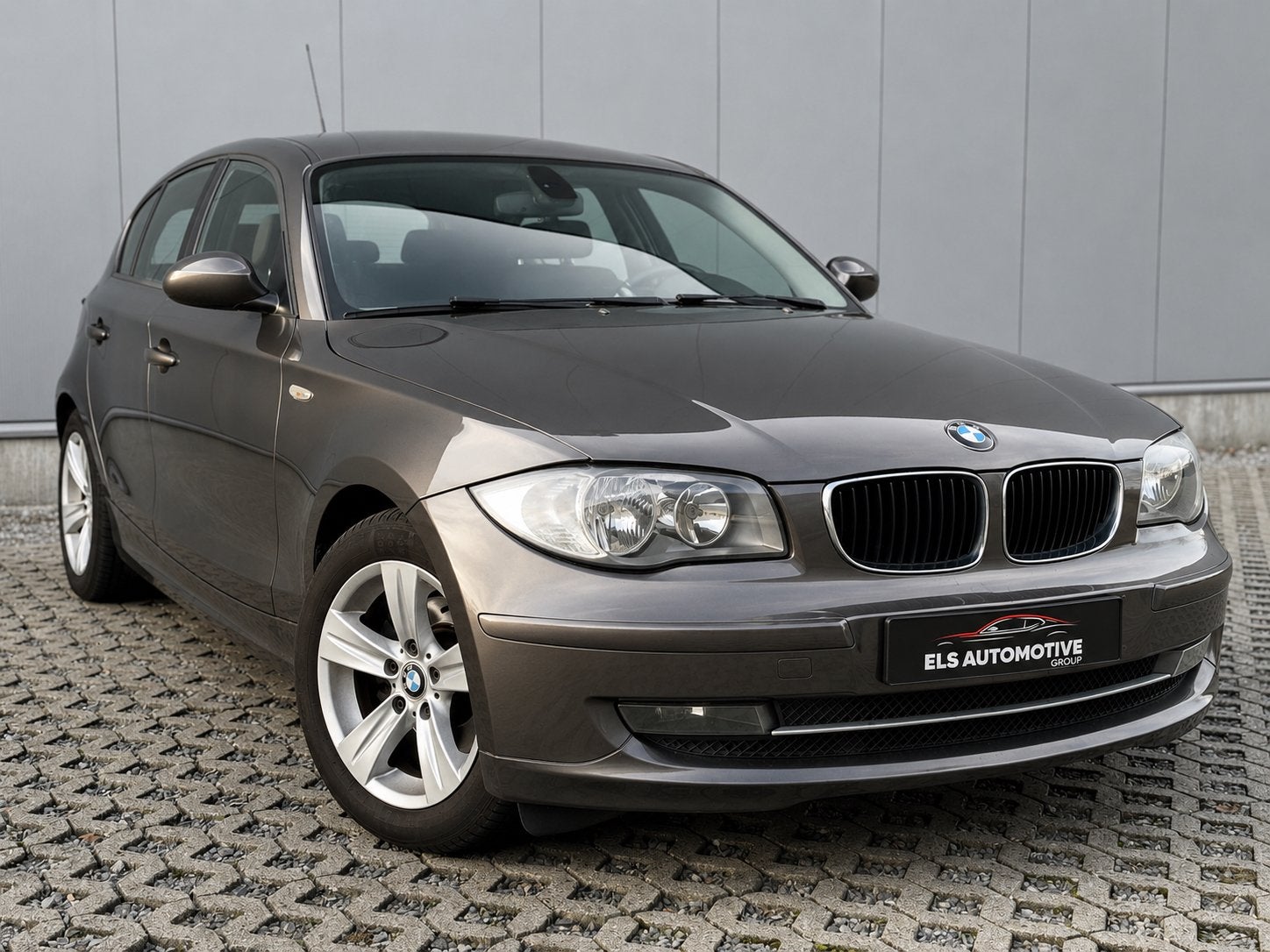 BMW 118i Benzine - Start & Rijdt - €1499, 1 Reeks, LED verlichting, Handgeschakeld, Zilver of Grijs