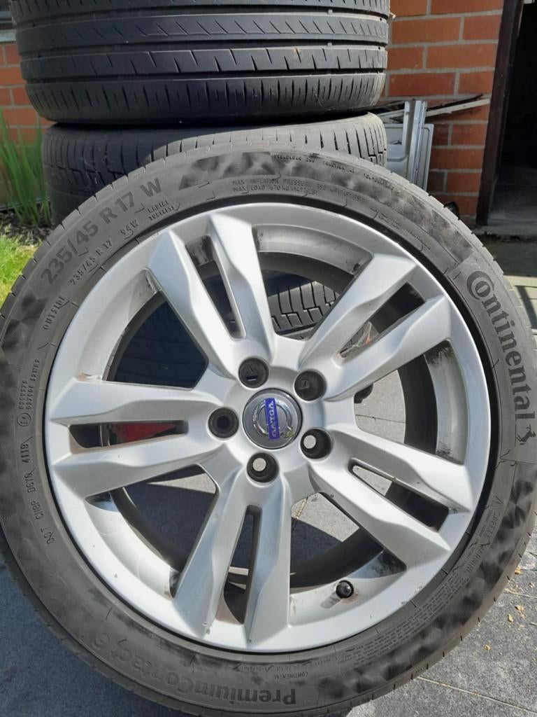 Zomerbanden en alu velgen 235/45:r 17, Auto-onderdelen, Banden en Velgen, Ophalen, Gebruikt, Banden en Velgen, 17 inch