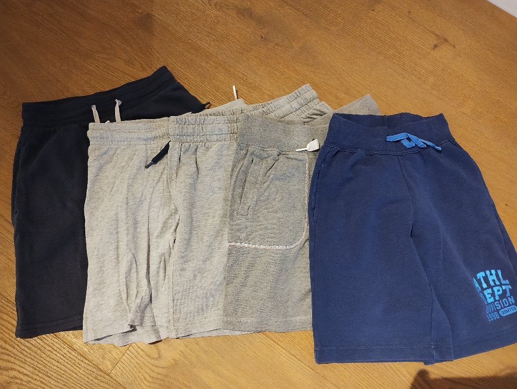 Sport shortjes maat 122 en 128, Kinderen en Baby's, Kinderkleding | Maat 122, Gebruikt, Jongen, Sport- of Zwemkleding, Ophalen