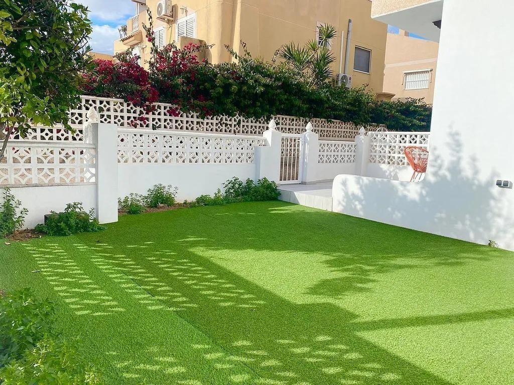 Gerenoveerde woning te koop met tuintje in Torrevieja., 40 m², Torrevieja, Spanje, 1 kamers