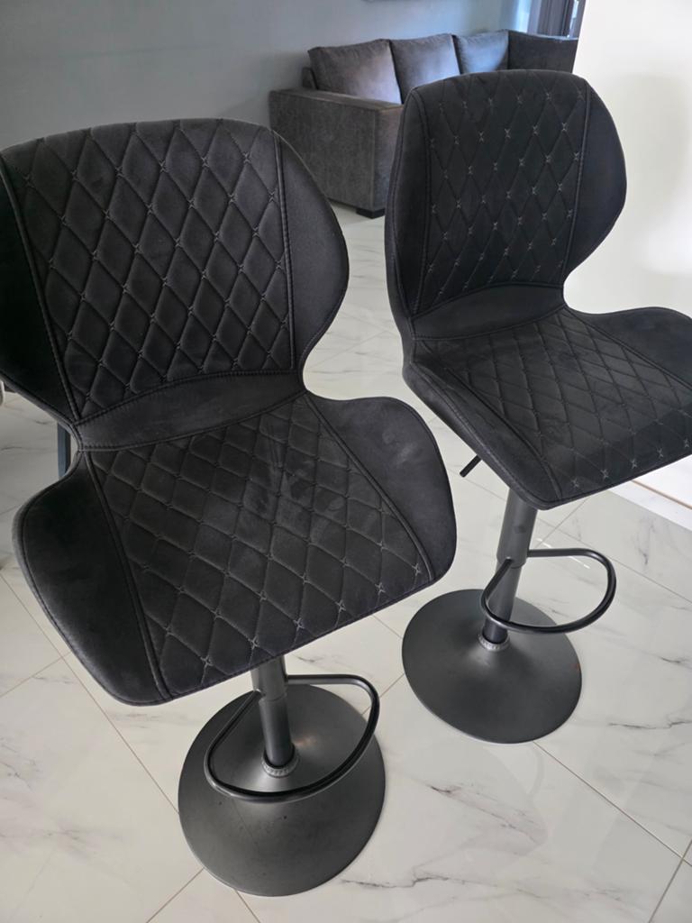 Chaises haute gris foncé 2 pour 70, Maison & Meubles, Tabourets de bar