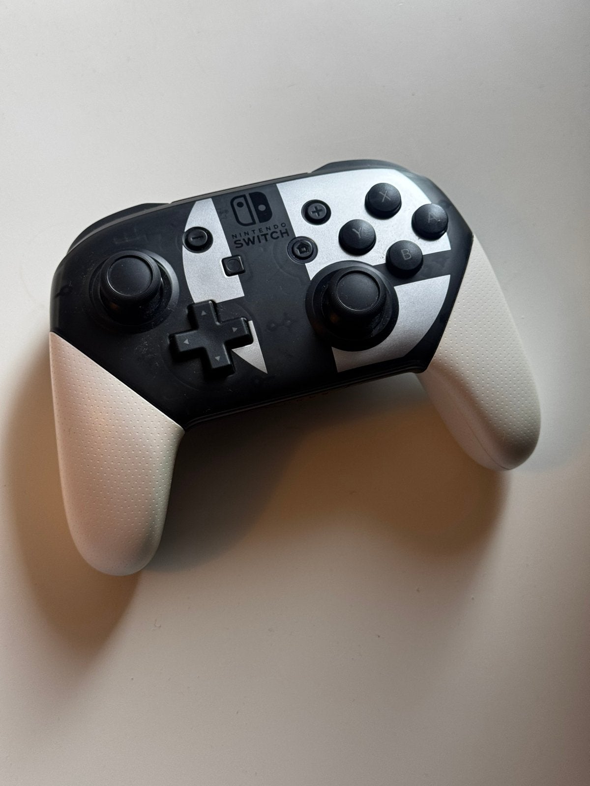 Nintendo Switch Pro controller - Super Smash Bros. Edition, Consoles de jeu & Jeux vidéo, Enlèvement, Comme neuf