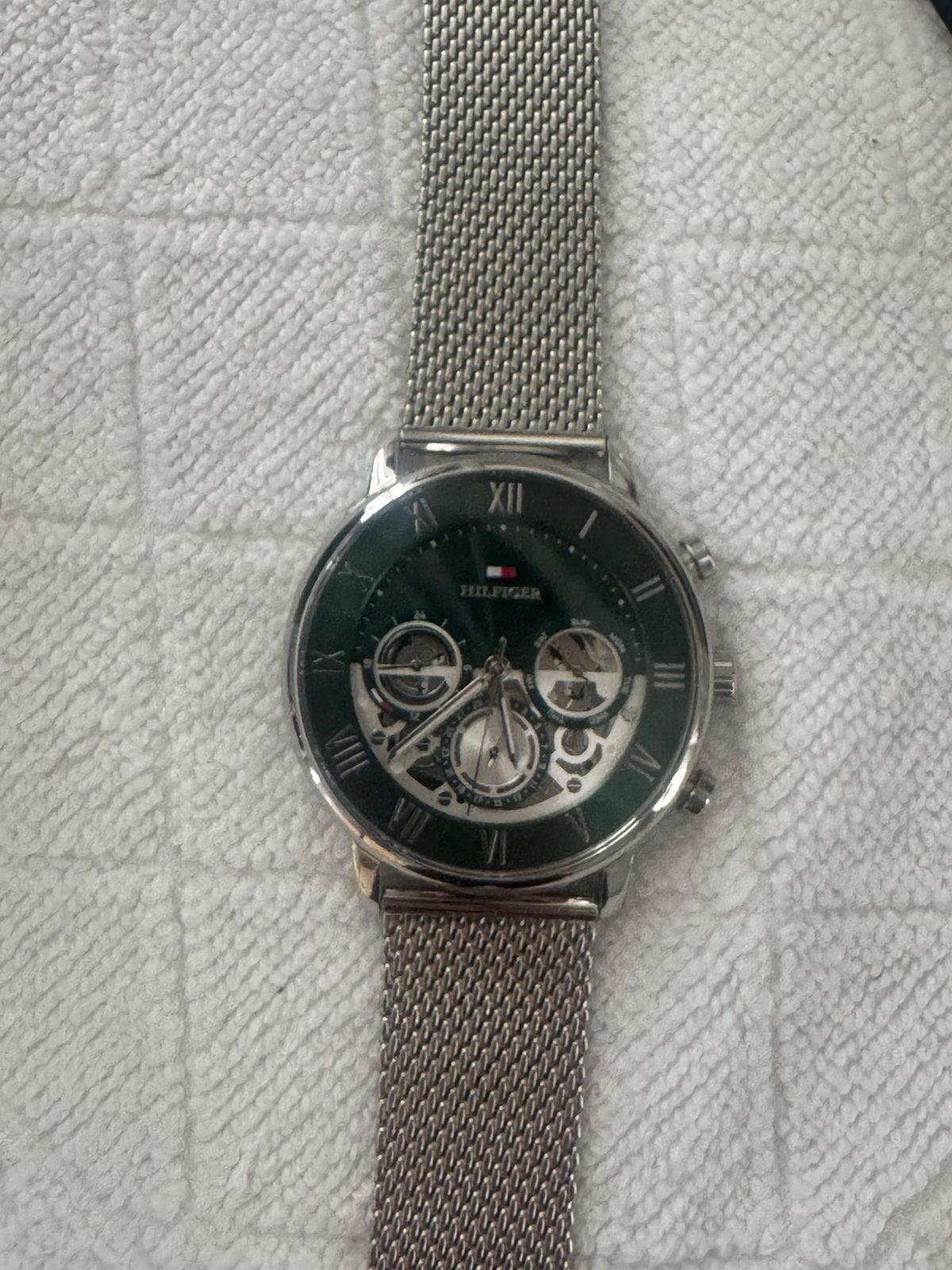 Montre Tommy Hilfiger, Bijoux, Sacs & Beauté, Enlèvement ou Envoi, Comme neuf