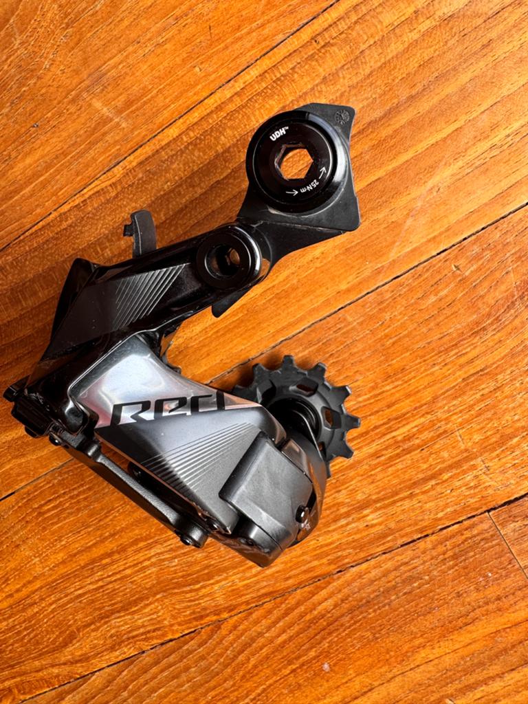 Dérailleur SRAM RED Xplr 12 vitesses, Vélos & Vélomoteurs, Vélos Pièces, Autres matériaux, Utilisé, Envoi, Gravelbike