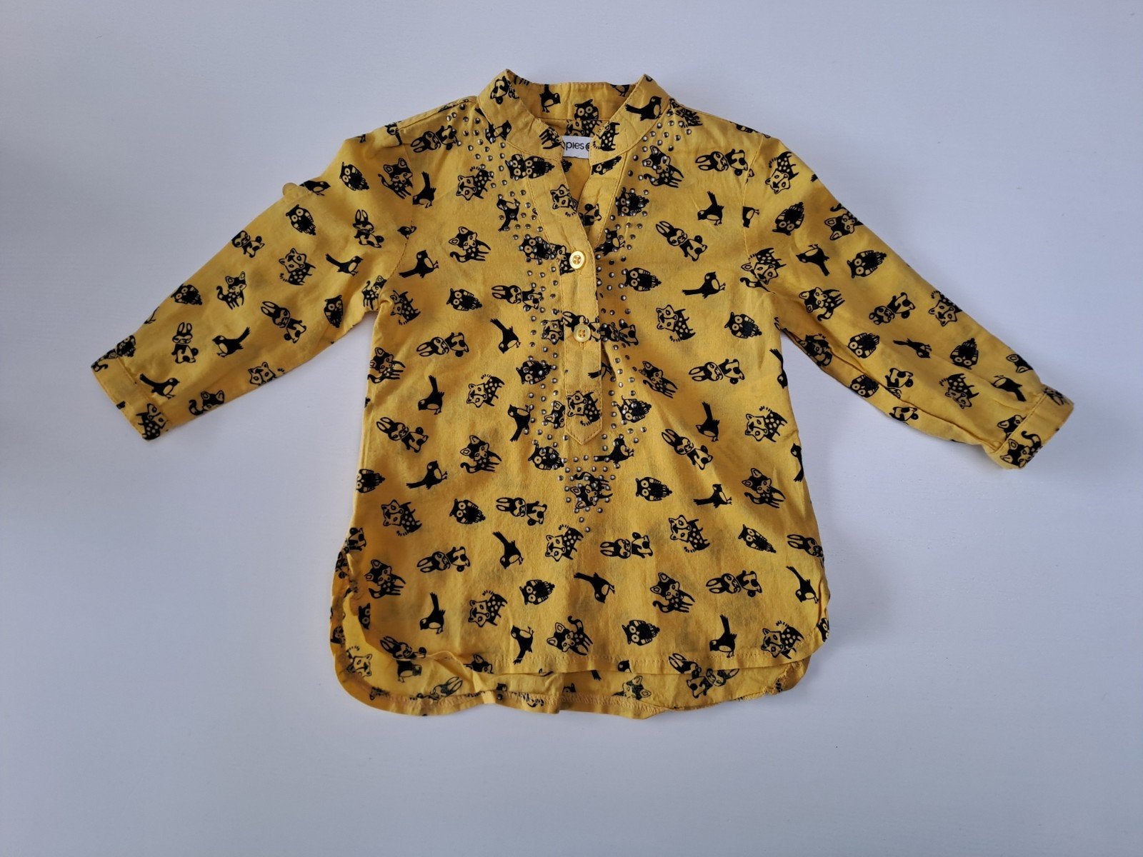Mt 68 Geel bloesje met zwarte dieren, Kinderen en Baby's, Meisje, Ophalen of Verzenden, Zo goed als nieuw, Overhemdje of Bloesje