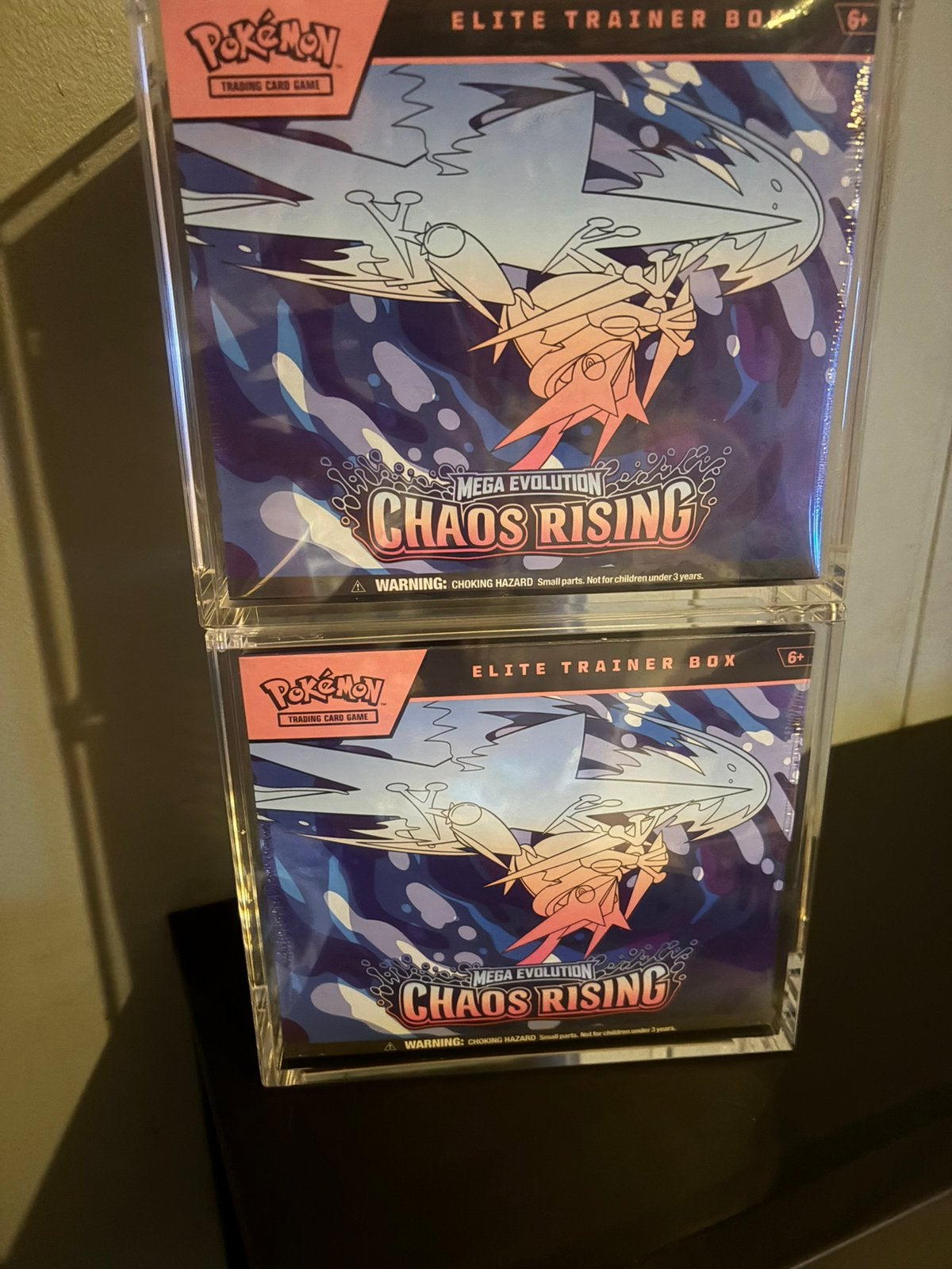 chaos rising ETB + acrylic display case, Ophalen, Zo goed als nieuw
