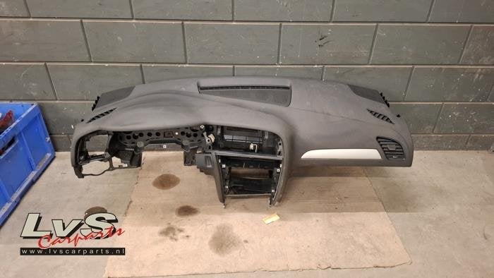 Tableau de bord d'un Audi A4, -, 3 mois de garantie, Utilisé, -